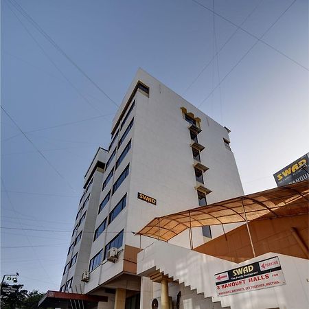 Hotel Savshanti Towers Вадодара Экстерьер фото